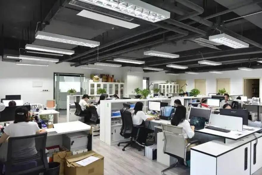 懂球帝战术板：高位压迫在英超十月赛程中的体能代价